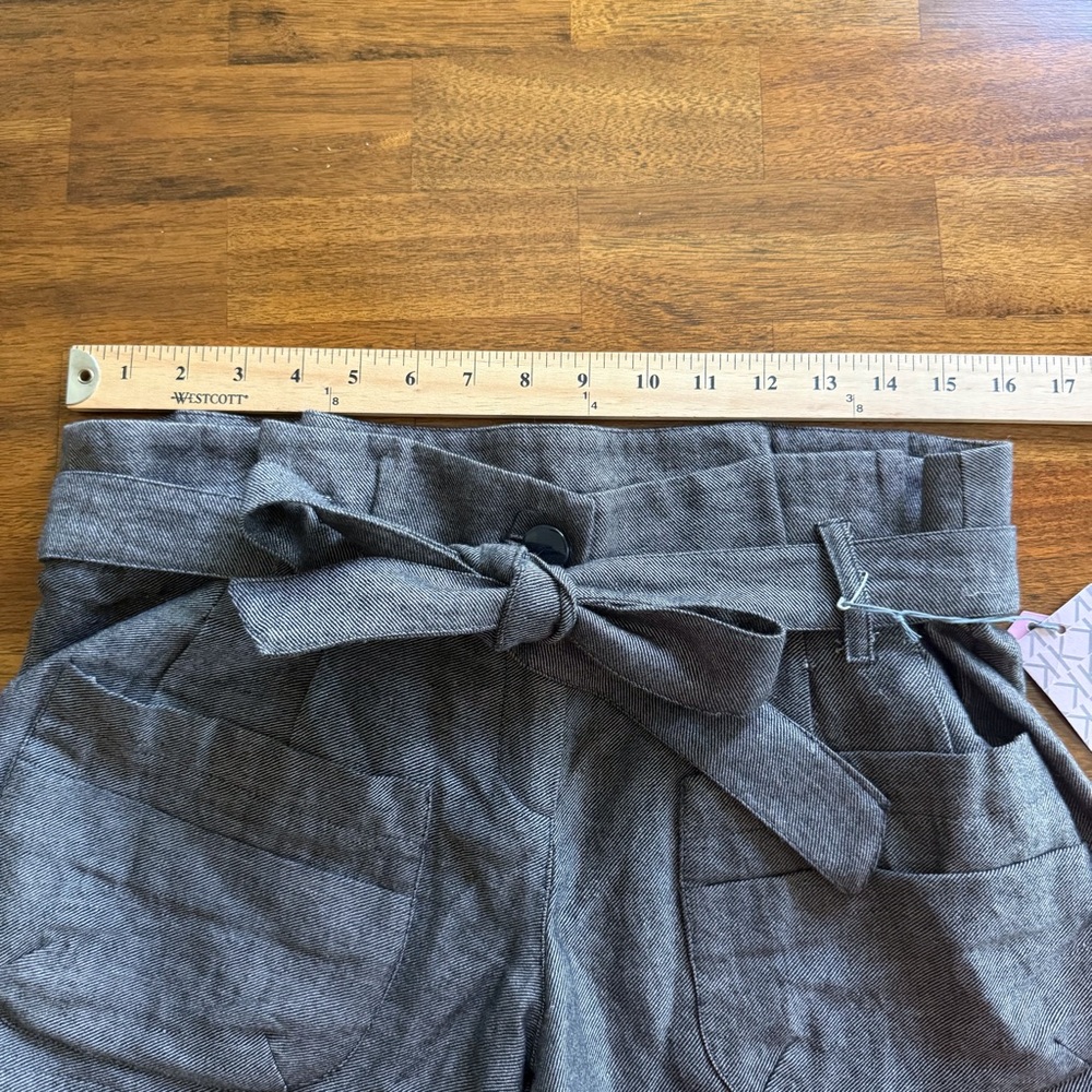 NWT $178 Kosmika Grayish Brown Women's Tweed Shorts with Belt in size Medium! - Picture 3 of 6